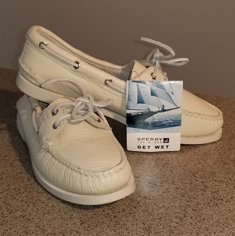 New authentic leather SPERRY shoes